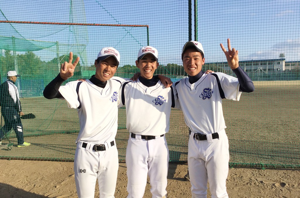 新2年生のお笑いクリーンナップ(左から、村上君、西村君、中野君)