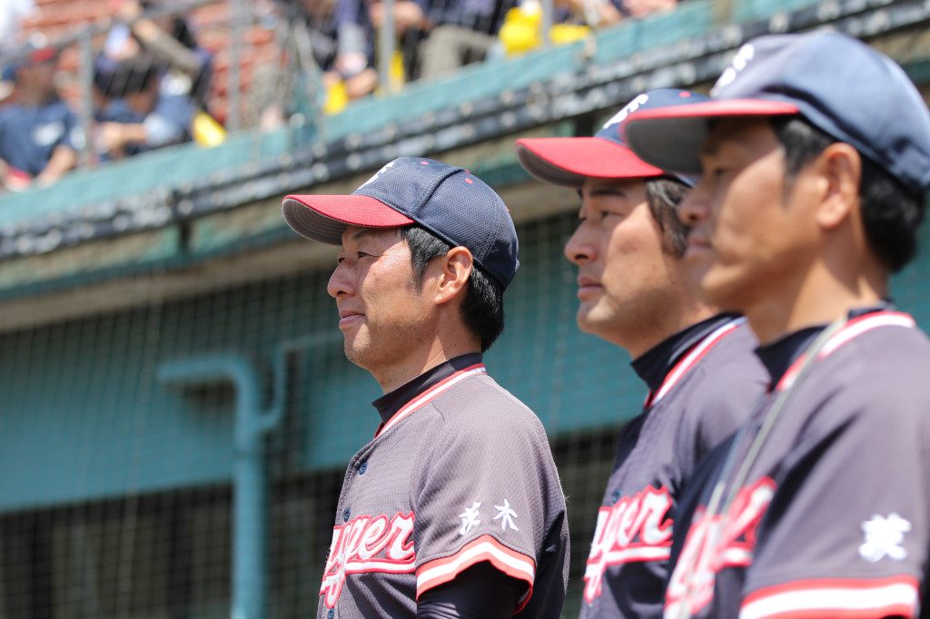 閉会式にて。礒田監督はどことなく競馬の武豊騎手に似ている