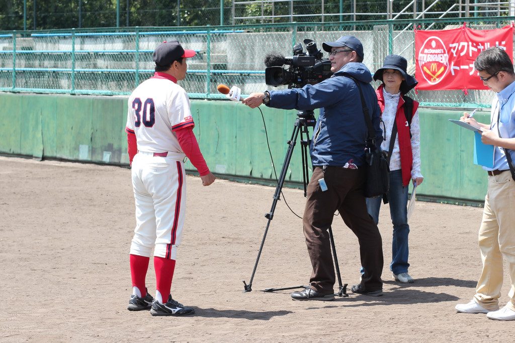 地元のケーブルテレビも取材に。(放送は5月7日~9日。ベイコムチャンエルにて。残念ながら北摂地域では見られない)